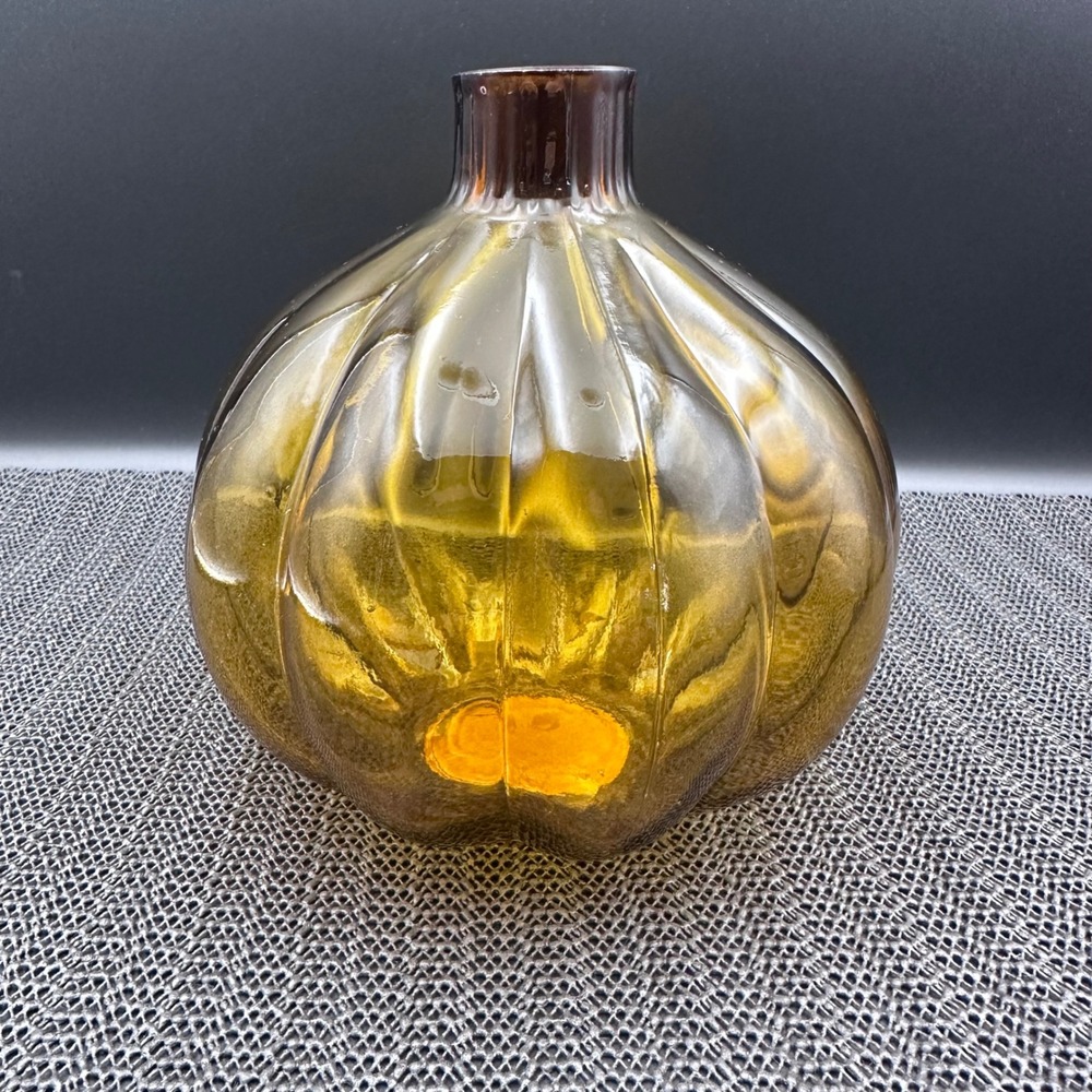 Room Essentials Amber Glass Bud Vase Ribbed Pumpkin Shape 065 15 5502 Brown